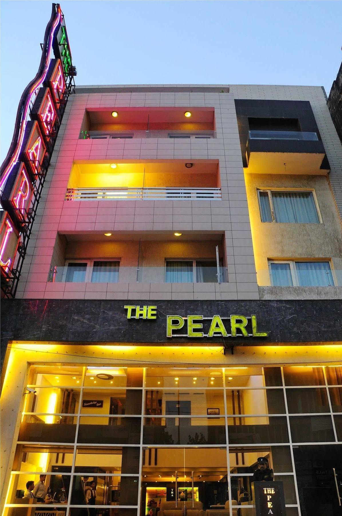 ניו דלהי The Pearl Hotel מראה חיצוני תמונה